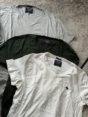Abercrombie & Fitch Men's V-Neck Tees — White, Olive, Heather Gray